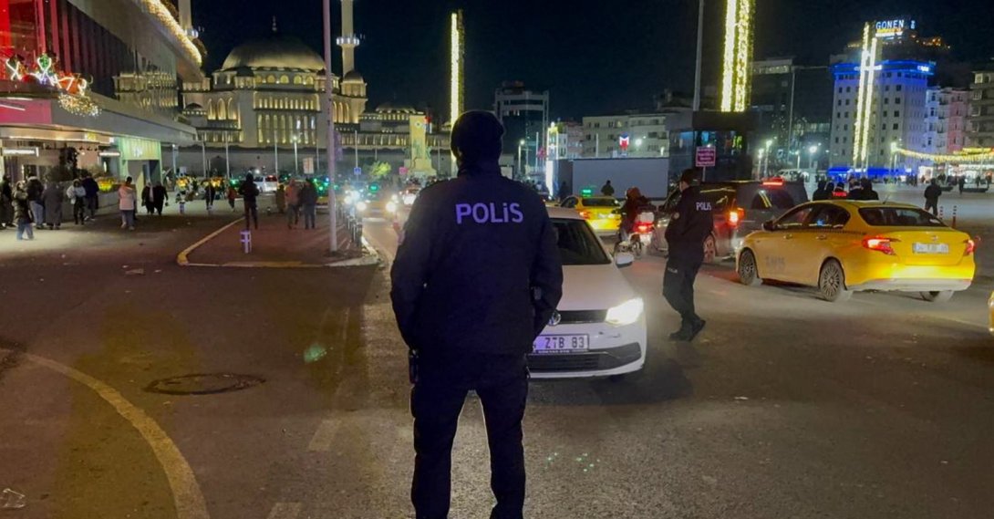 Police teams conduct the first “peace” security inspection of the new year in Taksim Square, Istanbul, Türkiye, Jan. 2, 2026. (AA Photo)