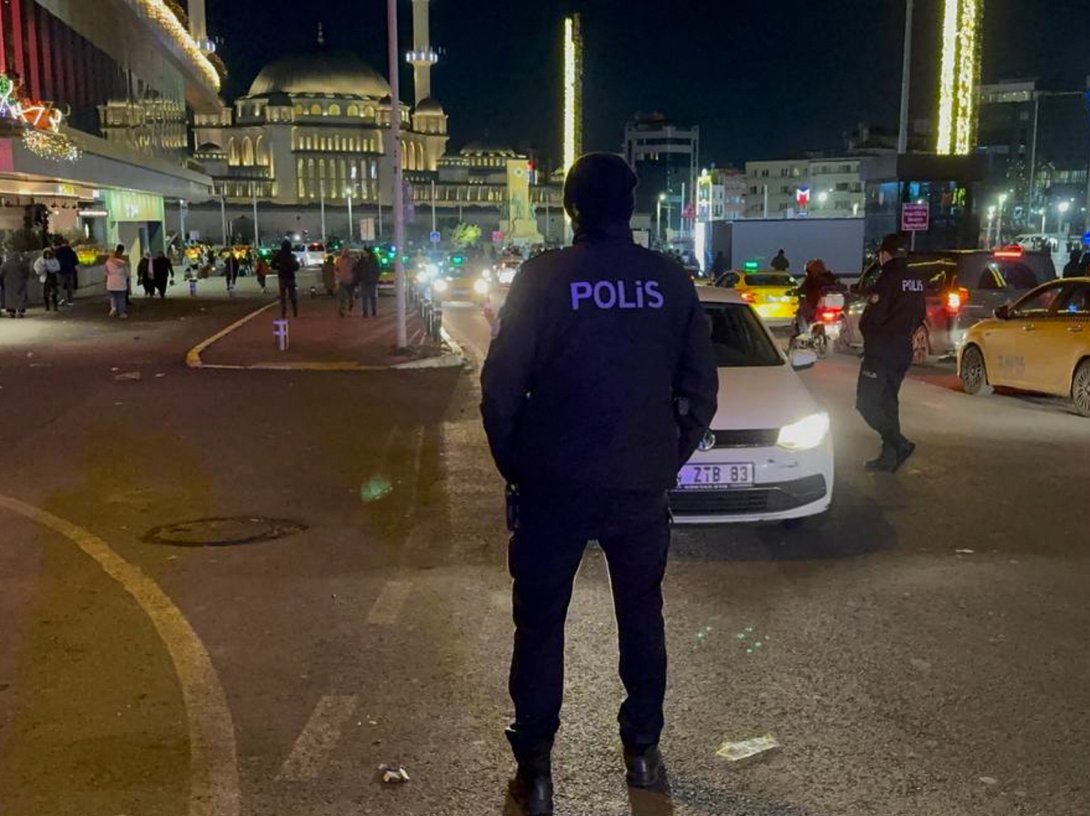 Police teams conduct the first “peace” security inspection of the new year in Taksim Square, Istanbul, Türkiye, Jan. 2, 2026. (AA Photo)
