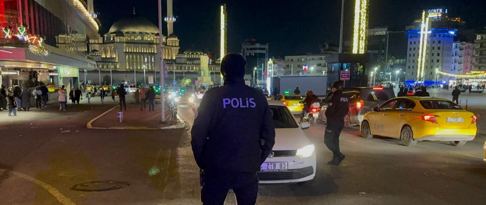 Police teams conduct the first “peace” security inspection of the new year in Taksim Square, Istanbul, Türkiye, Jan. 2, 2026. (AA Photo)