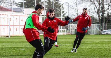 Samsunspor players train ahead of the Süper Lig match against Gençlerbirliği, Samsun, Türkiye, Jan. 15, 2026. (IHA Photo)