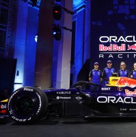 (L-R) Oracle Red Bull Racing's Isack Hadjar, Max Verstappen, Laurent Mekies and Alisha Palmowski unveil their livery on stage during the Red Bull Racing season launch at Michigan Central Station, Detroit, U.S., Jan. 15, 2026. (AFP Photo)