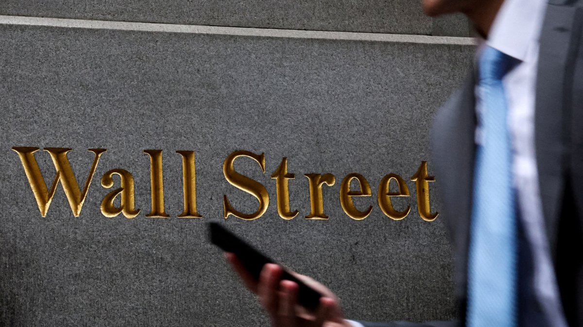 Wall Street bankers expect busy 2026 after cashing in on big deals