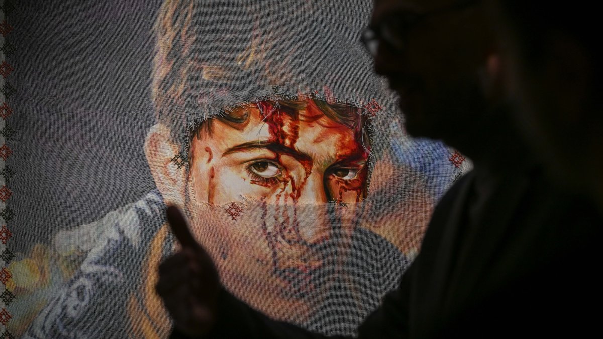 Turkish artist opens London exhibition exposing Gaza genocide