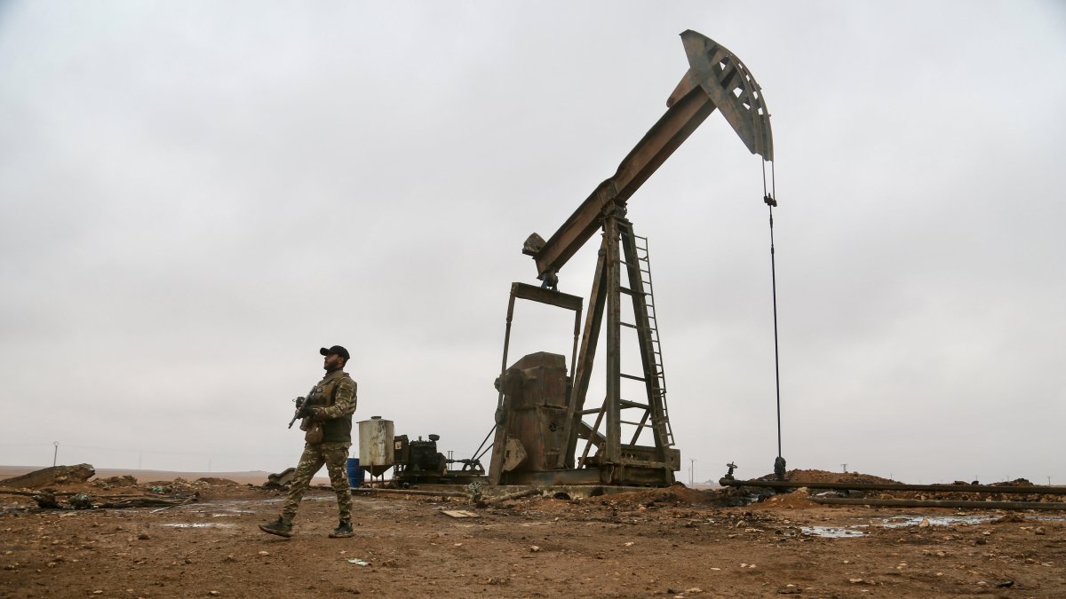 Syrian army moves to retake strategic Tishrin Dam from YPG militants