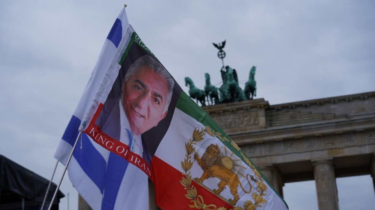 Iranian diaspora in West: Politics, power, rivalry