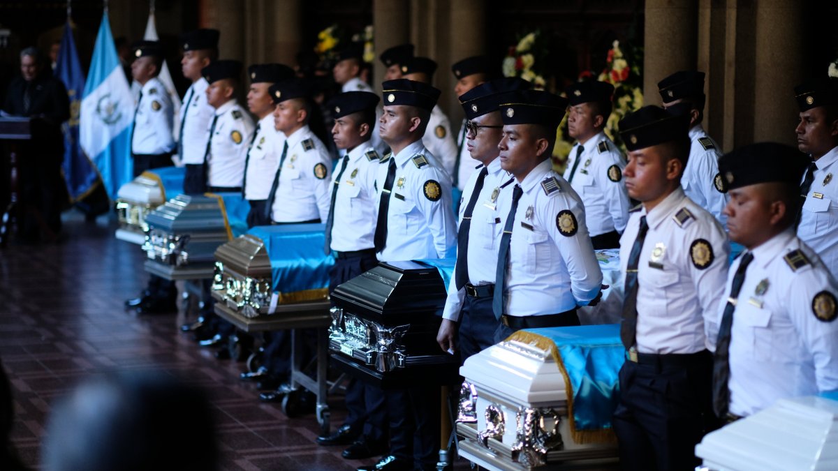 Members of the Guatemalan Police participate in the funeral honors for the nine slain officers at the Ministry of the Interior, Guatemala City, Guatemala, Jan. 19, 2026. (AA Photo)