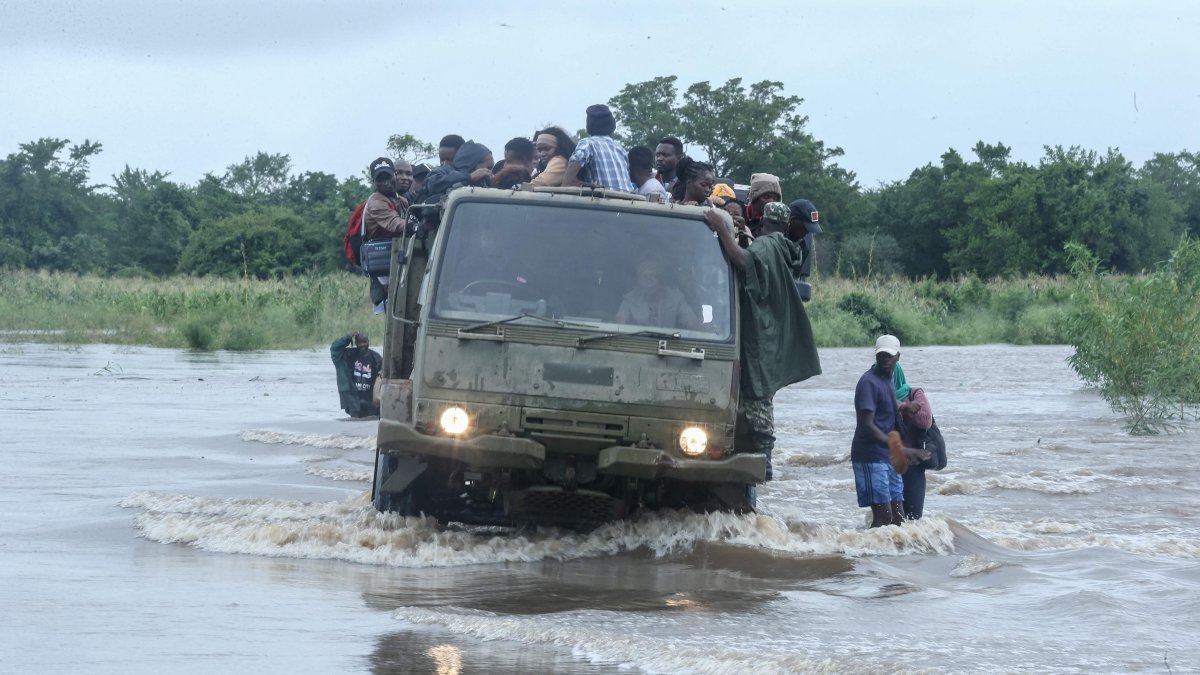 Floods displace more than 300,000 in Mozambique’s Gaza province