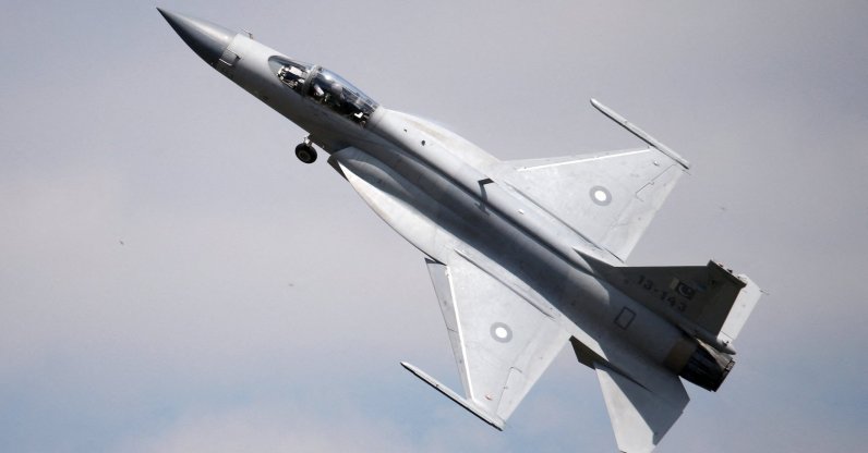 A JF-17 Thunder fighter participates in a flying display during the 51st Paris Air Show at Le Bourget airport near Paris, France, June 16, 2015. (Reuters Photo)