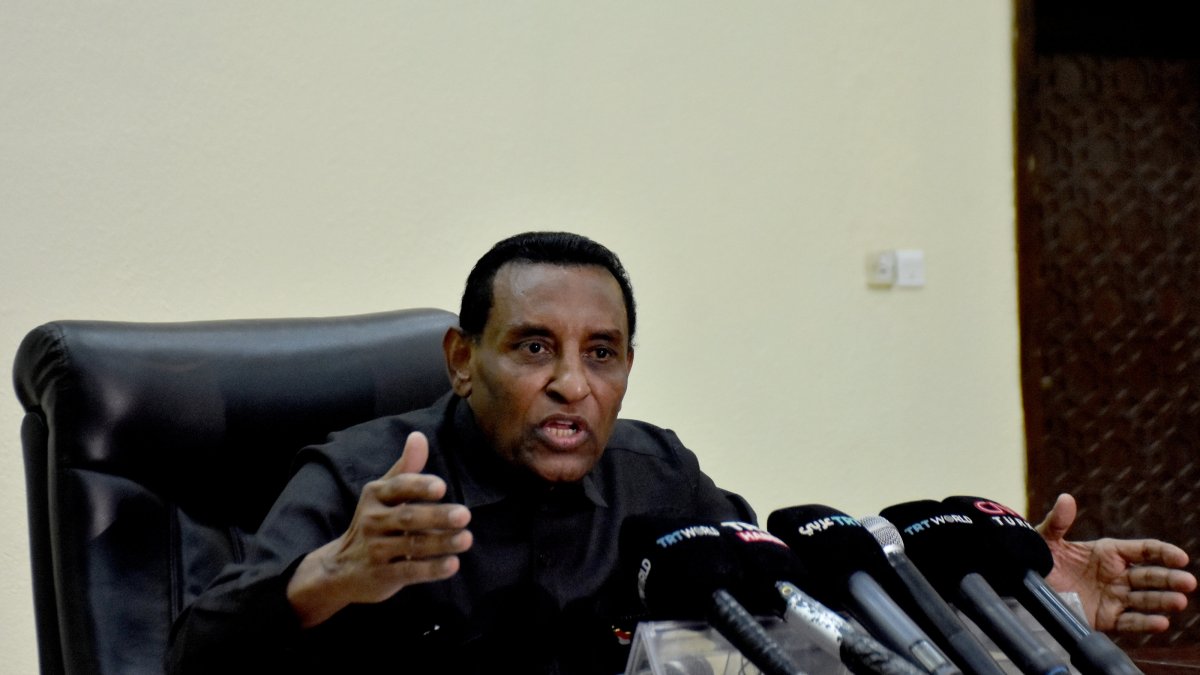 Sudan Prime Minister Kamil Idris meets with a delegation of journalists from Turkish institutions at the governor’s office, following extensive damage to the Prime Minister’s office building, Khartoum, Sudan, Jan. 21, 2026. (AA Photo)