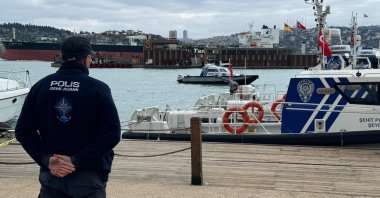 Istanbul Police marine units and Coast Guard teams dispatched to the scene to remove the body of a man found in the Marmara Sea, Jan. 21, 2026. (AA Photo)