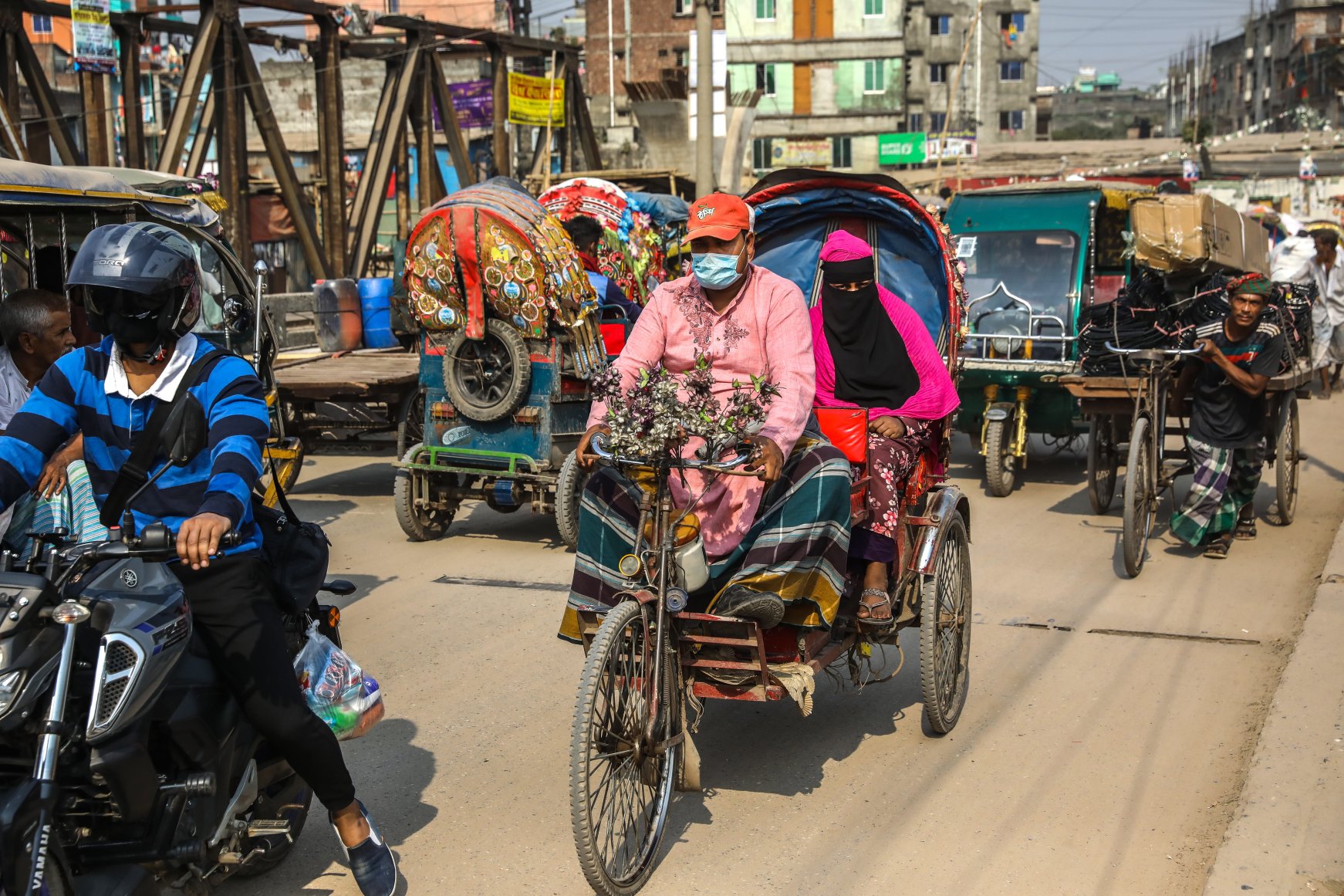 Colorful rickshaws remain daily staple in Bangladesh | Daily Sabah