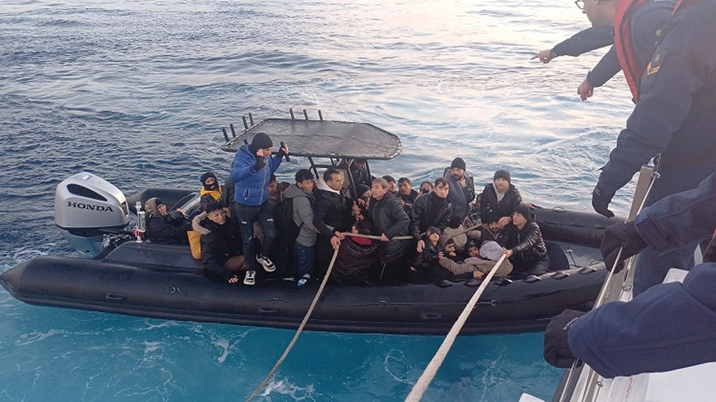 Türkiye rounds up 478 irregular migrants in nationwide sweep