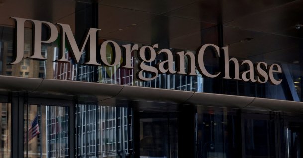 JPMorgan Chase sign at the firm's headquarters at 270 Park Avenue in the Midtown area of New York City, U.S., Sept. 9, 2025. (Reuters Photo)