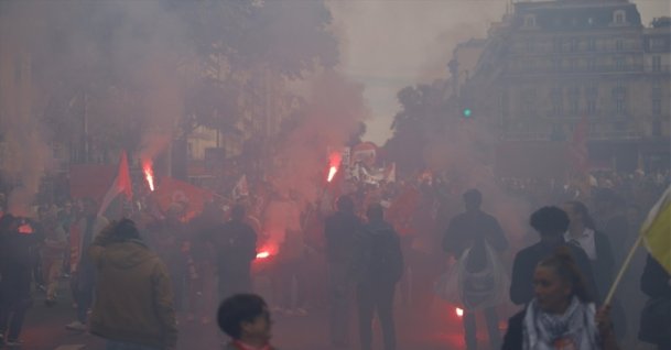 Rioters clash with police in Marseille, Jan. 22, 2026. (AA Photo)
