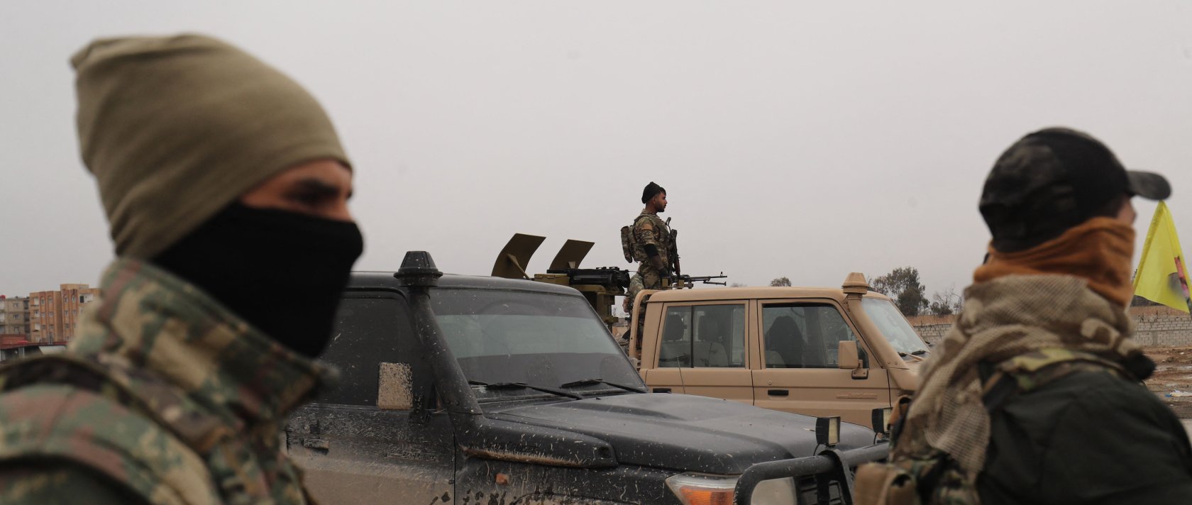 SDF terrorists take positions in the areas near the prison in Hassakeh, Jan. 22, 2026. (AFP Photo)