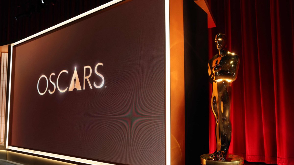 Oscar statues adorn the stage before the start of the 98th Academy Awards nominations announcement, Beverly Hills, California, U.S., Jan. 22, 2026. (AFP Photo)
