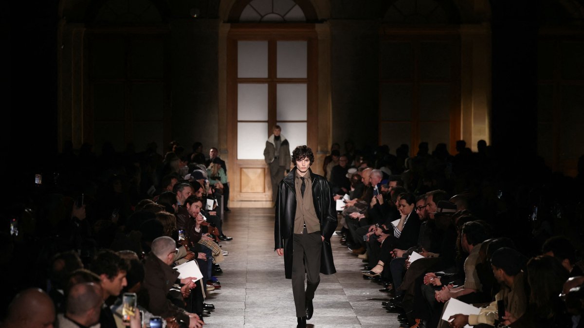 Models present creations by Hermes for the Menswear Ready-to-Wear Fall-Winter 2026/2027 collection as part of the Men Paris Fashion Week, Paris, France, Jan. 24, 2026.  (AFP Photo)
