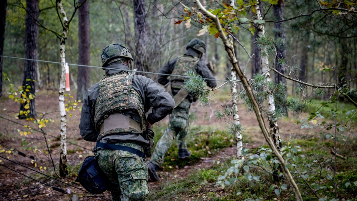 Dutch soldiers receive military training at an unidentified location, Oct. 28, 2025. (AFP File Photo)
