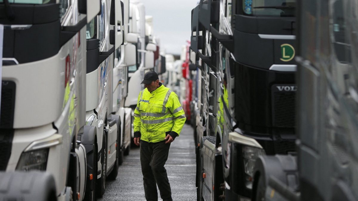 A truck driver stands during a protest by truck drivers and transport union representatives over disruptions linked to the European Union's new Entry-Exit System, at the North Macedonia-Greece border crossing in Gevgelija, Jan. 26, 2026. (Reuters Photo)