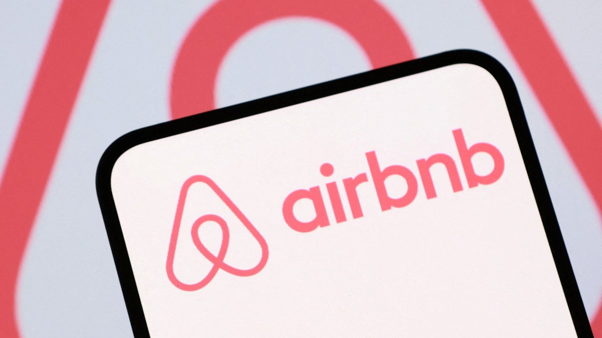 The Airbnb logo is seen in this illustration taken Aug. 5, 2025. (Reuters Photo)