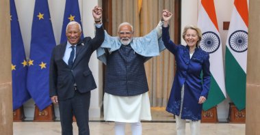 President of the European Commission Ursula von der Leyen (R) and President of the European Council Antonio Luis Santos da Costa (L), pose for photographs with Indian Prime Minister Narendra Modi (C), New Delhi, India, Jan. 27, 2026. (EPA Photo)