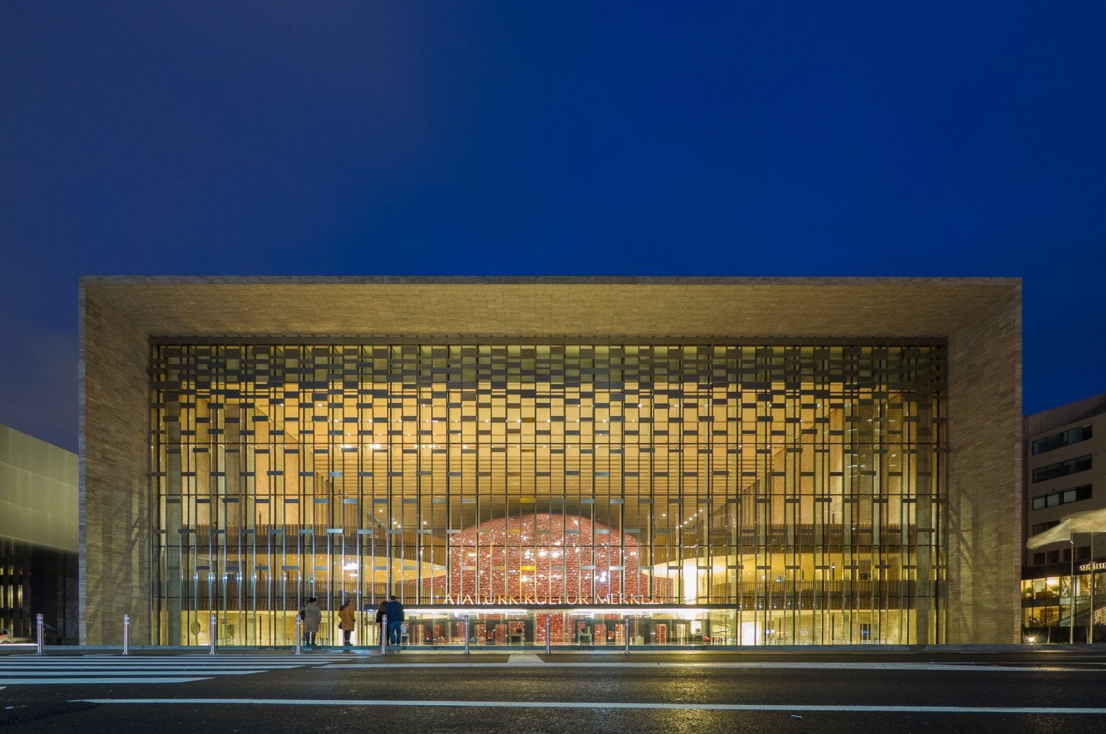 From ballet to graffiti, Istanbul hosts diverse arts events