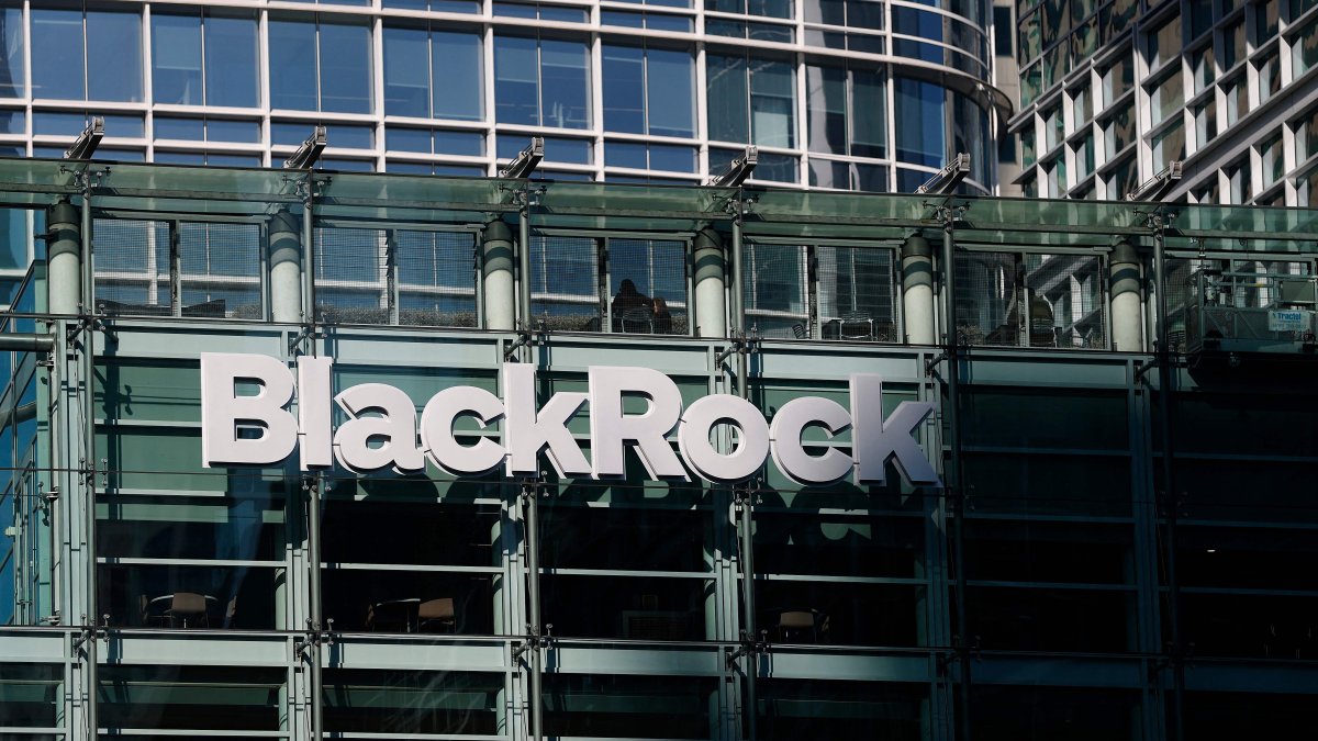 A sign is posted on the exterior of a BlackRock office, San Francisco, California, U.S., Jan. 15, 2026. (AFP Photo)