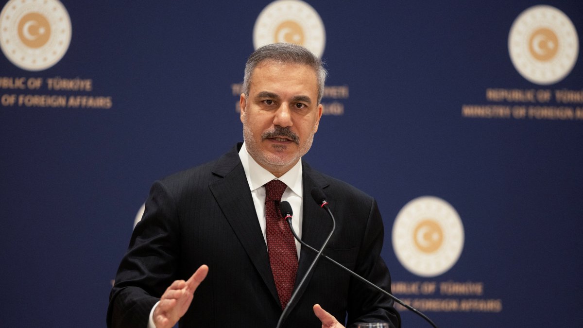 Foreign Minister Hakan Fidan speaks during a press conference, Istanbul, Türkiye, Jan. 15, 2026. (Reuters Photo)
