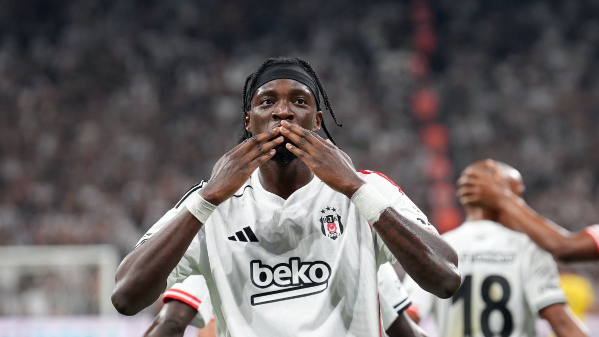 Beşiktaş's Tammy Abraham reacts after scoring during the Turkish Cup match against Keçiörengücü at Tüpraş Stadium, Istanbul, Türkiye, Jan. 15, 2026. (IHA Photo)