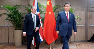 British Prime Minister Keir Starmer (L) during a bilateral meeting with President Xi Jinping of China at the G-20 summit, Rio de Janeiro, Brazil, Nov. 18, 2024. (Reuters Photo)