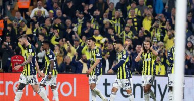 Fenerbahçe players react during the Süper Lig match against Göztepe at Chobani Stadium, Istanbul, Türkiye, Jan. 25, 2026. (AA Photo)