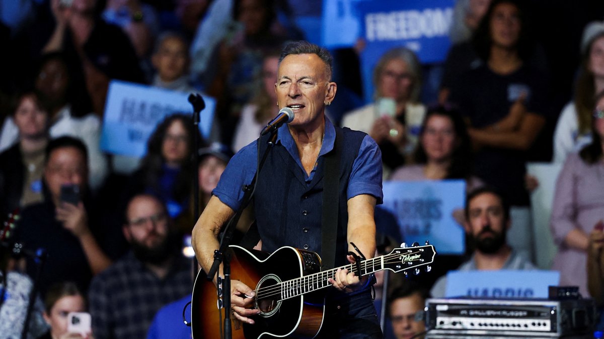 Bruce Springsteen takes aim at ICE in new Minneapolis song