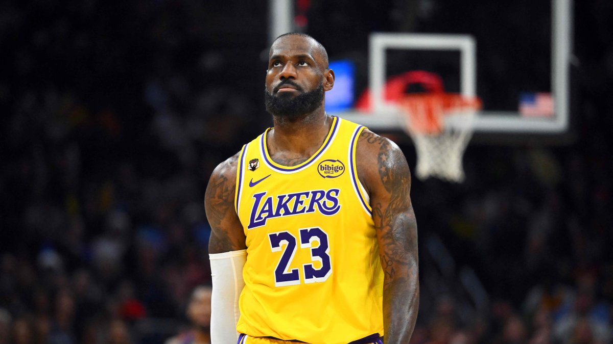 Los Angeles Lakers' LeBron James reacts during the fourth quarter against the Cleveland Cavaliers at Rocket Arena, Cleveland, U.S., Jan. 28, 2026. (AFP Photo)