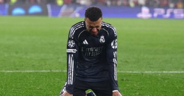 Real Madrid's Kylian Mbappe looks dejected after the UEFA Champions League league phase match against Benfica at Estadio da Luz, Lisbon, Portugal, Jan. 28, 2026. (Reuters Photo)