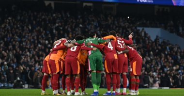 Galatasaray players assemble before the UEFA Champions League league phase match against Manchester City at Etihad Stadium, Manchester, U.K., Jan. 28, 2026. (AA Photo)