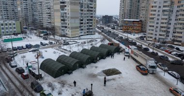 Tents of a government-run humanitarian aid point, where residents can warm up, charge their devices, get hot drinks and psychological support, during a power blackout in Kyiv, Ukraine, Jan. 25, 2026. (Reuters Photo)