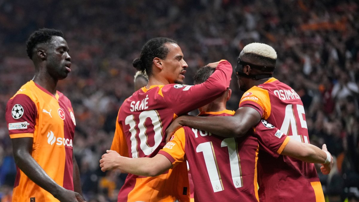 Galatasaray's Yunus Akgün (2nd R) celebrates with teammates after scoring his side's third goal during the Champions League league phase match against Bodo Glimt, Istanbul, Türkiye, Oct. 22, 2025. (AP Photo)