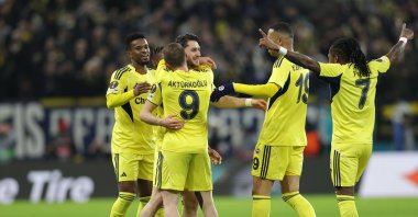 Fenerbahçe's Ismail Yüksek (C) celebrates scoring the 0-1 goal with his teammates during the UEFA Europa League match against FCSB, Bucharest, Romania, Jan. 29, 2026. (EPA Photo)