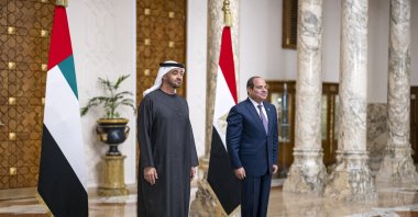 Egypt's President Abdel Fattah el-Sissi receives UAE President Sheikh Mohamed bin Zayed al-Nahyan upon the latter's arrival at the presidential palace in Cairo, Sept. 29, 2025. (UAE Presidential Court via AFP, File Photo) 