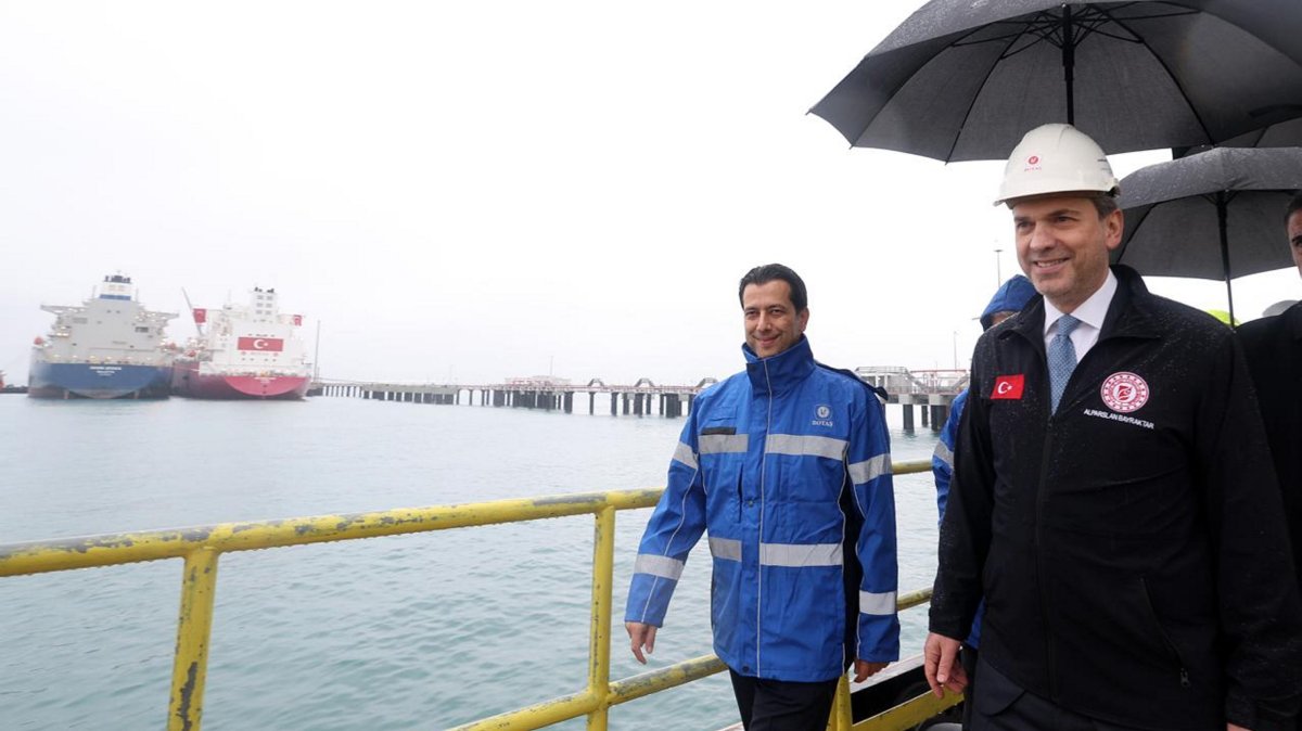 Energy and Natural Resources Minister Alparslan Bayraktar (R) during a visit to the BOTAŞ Dörtyol Terminal, Hatay, southern Türkiye, Feb. 1, 2026. (AA Photo)