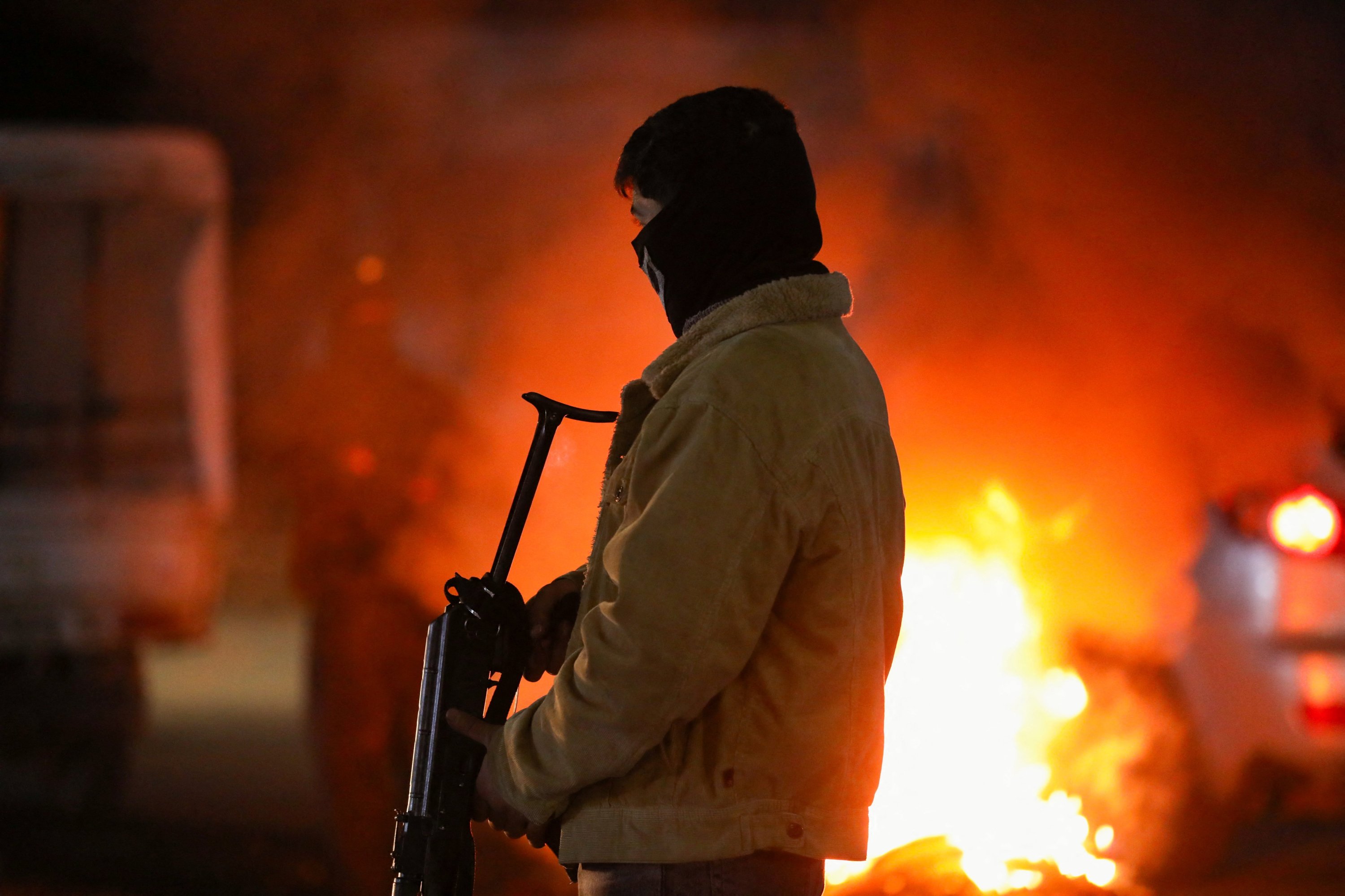 Syrian forces near YPG-held areas as terrorists impose curfew