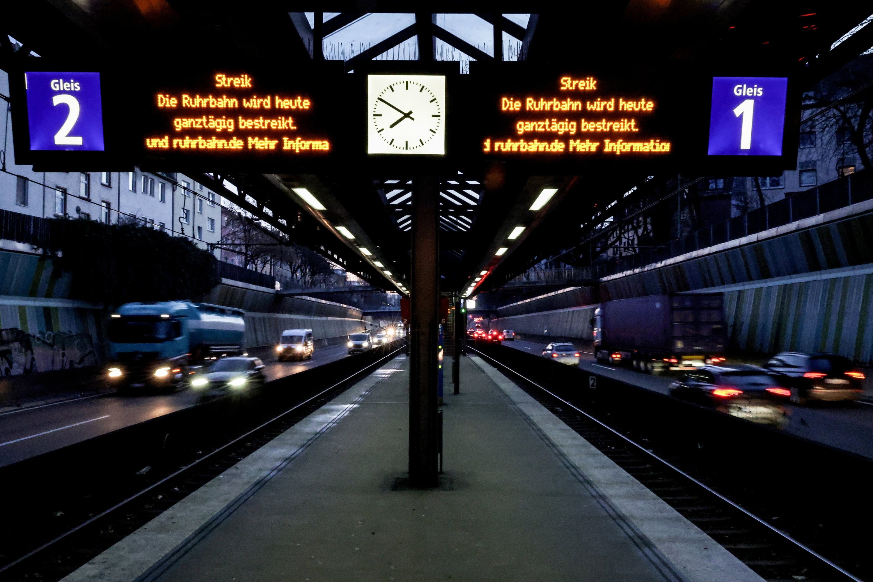 Screens at an empty subway station stop display information about a nationwide BVG (Berliner Verkehrsbetriebe) and other local public transport strike called by trade union Verdi, Essen, Germany, Feb. 2, 2026. (EPA Photo)