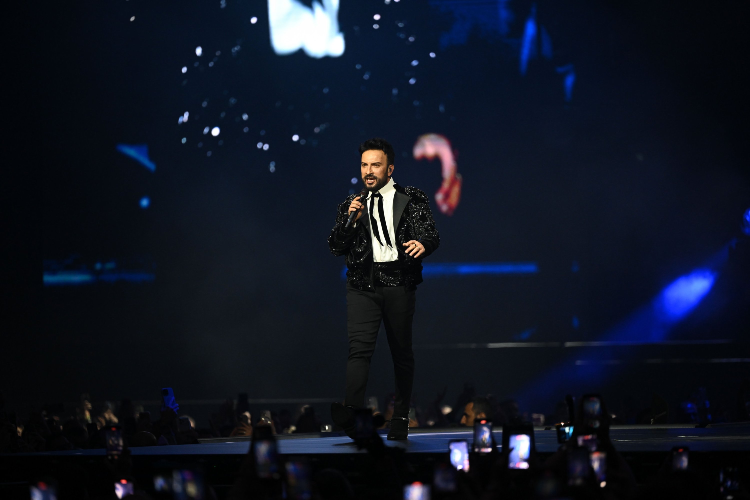 Tarkan brings Istanbul to life through music, memory