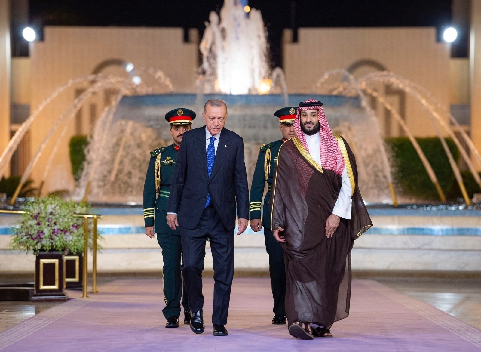 Saudi Arabia's Crown Prince Mohammed bin Salman (R) welcomes President Recep Tayyip Erdoğan, Jeddah, Saudi Arabia, July 17, 2023. (Reuters Photo)