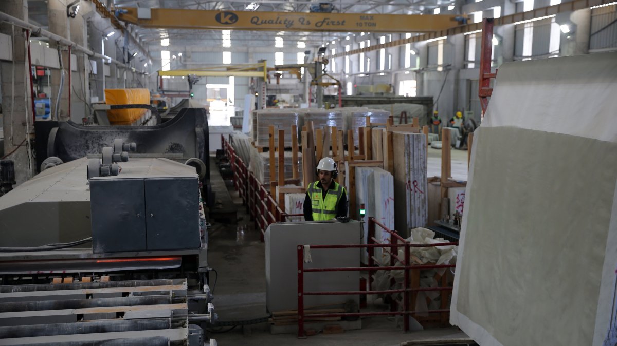 Turkish manufacturing sector begins year in downturn, PMI shows