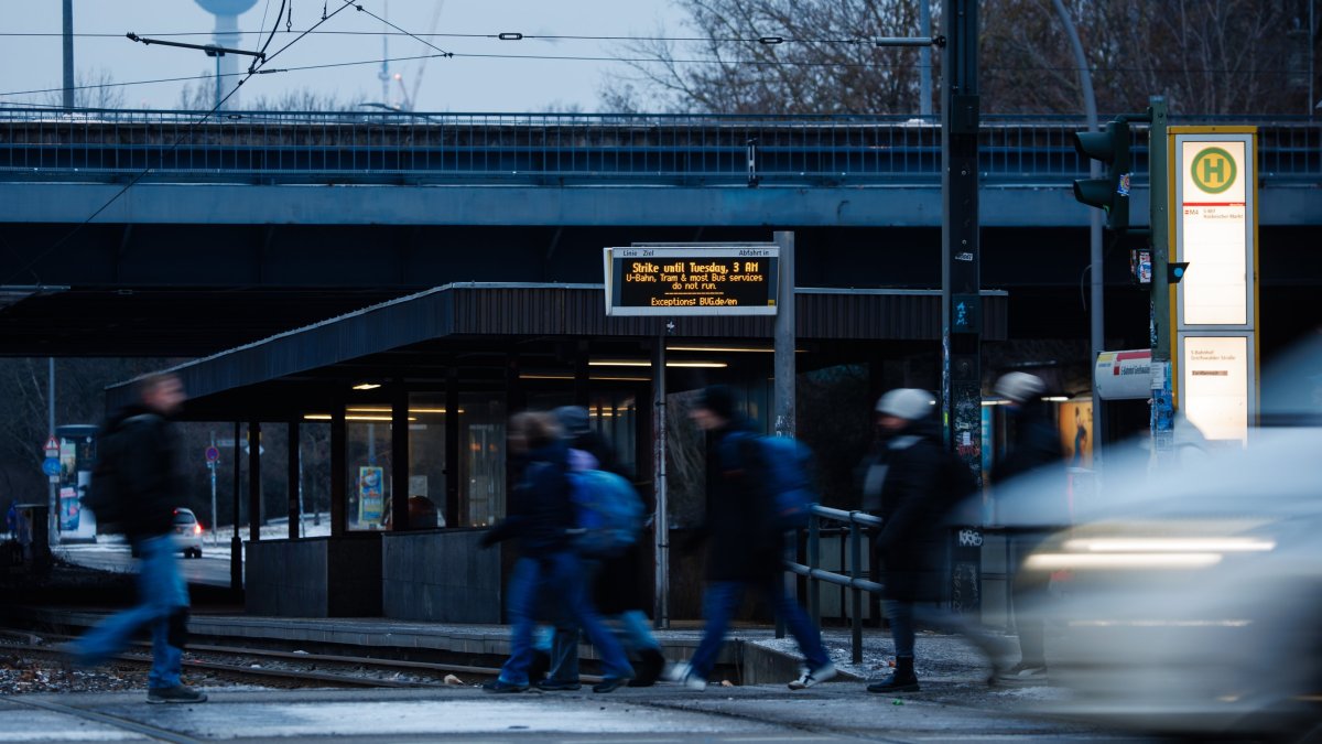 Germany paralyzed as tens of thousands of transport workers walk off job
