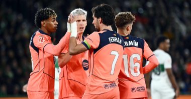 Barcelona's Ferran Torres (2nd R) celebrates with his teammates after scoring his team's second goal during the La Liga match against Elche at the Martinez Valero stadium, Elche, Spain, Jan. 31, 2026. (AFP Photo)