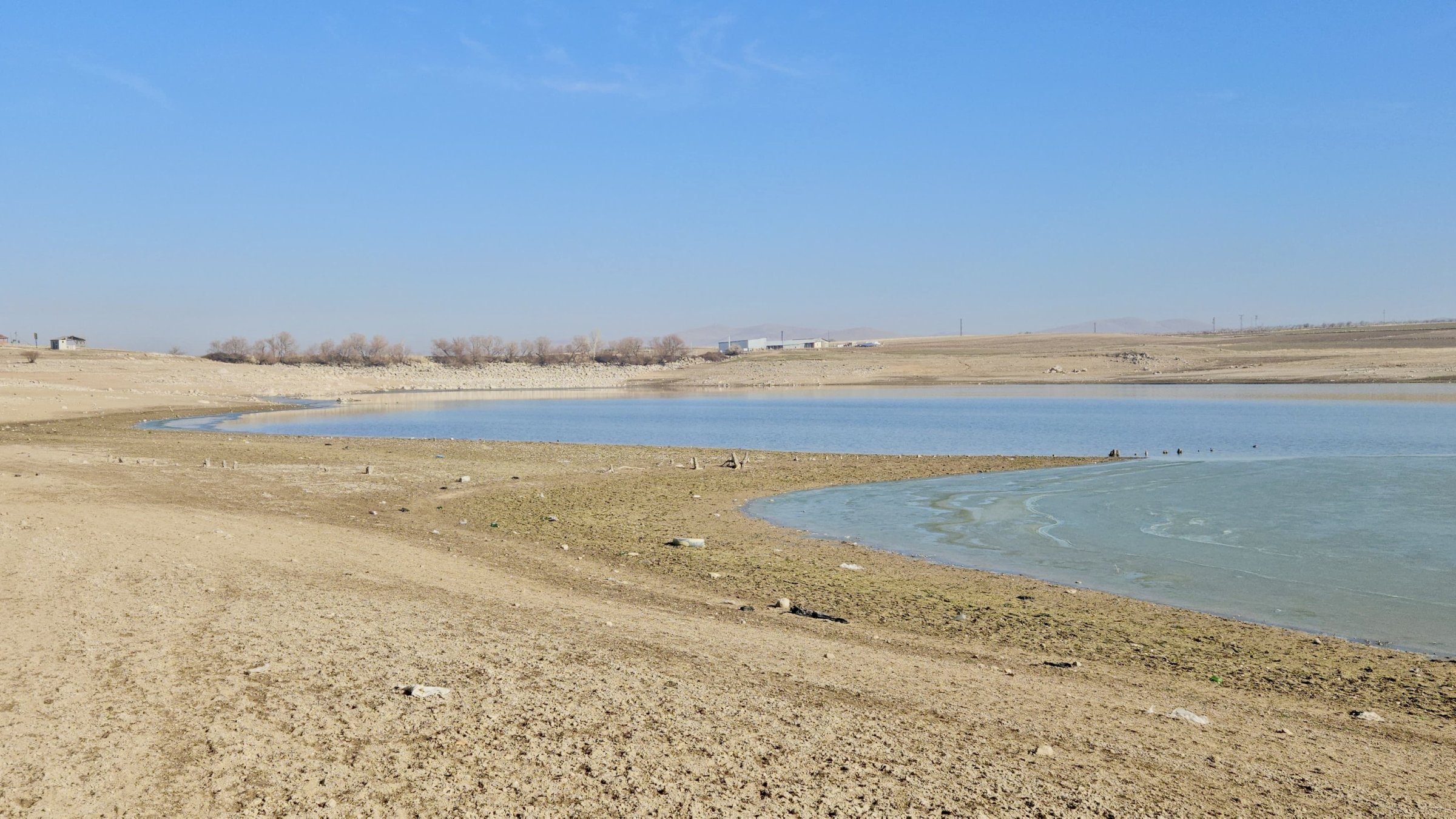 Soil and dried farmland reflect prolonged drought conditions in Kırşehir, central Türkiye, Jan. 30, 2036. (AA Photo)