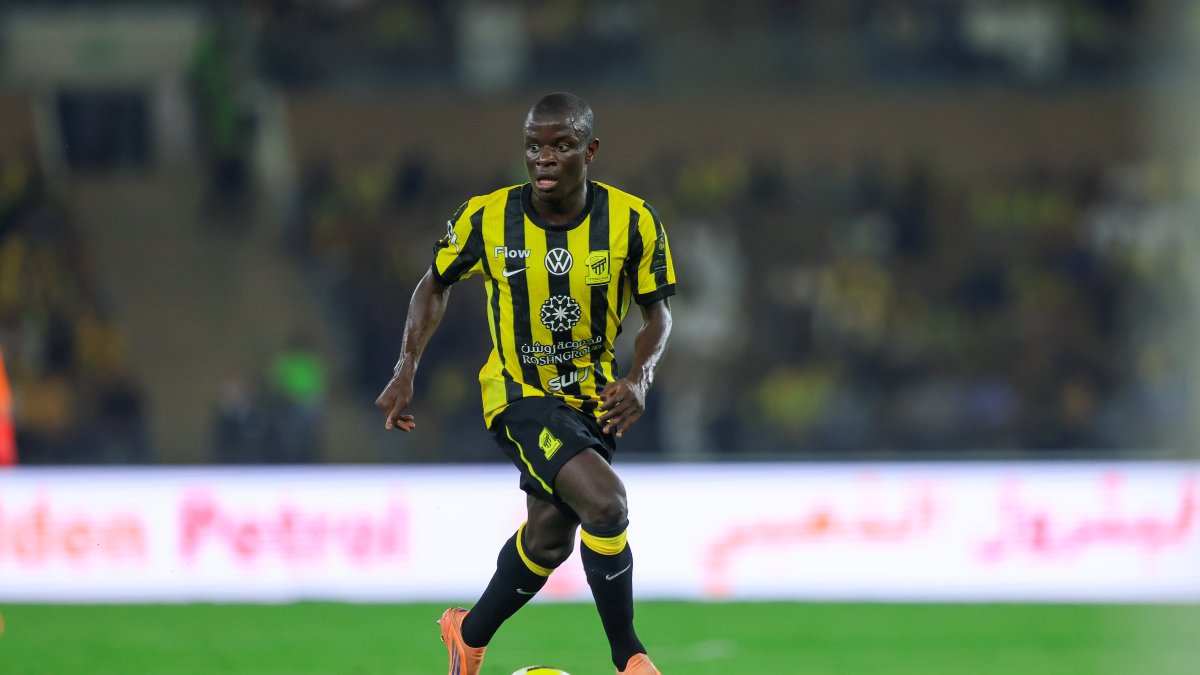 Al-Ittihad's N'Golo Kante controls the ball during the Saudi King's Cup match against Al Shabab at Prince Abdullah Al Faisal Stadium, Jeddah, Saudi Arabia, Nov. 29, 2025. (Getty Images Photo)