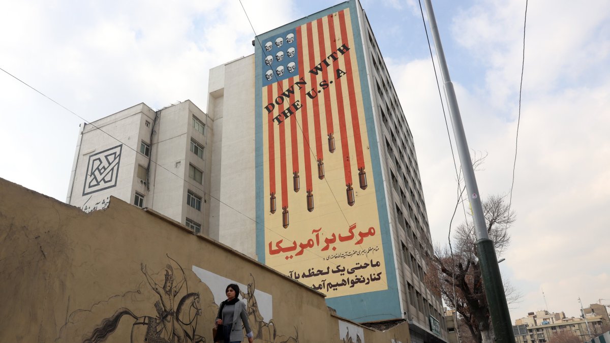 Iran pushes to move US talks to Oman from Istanbul